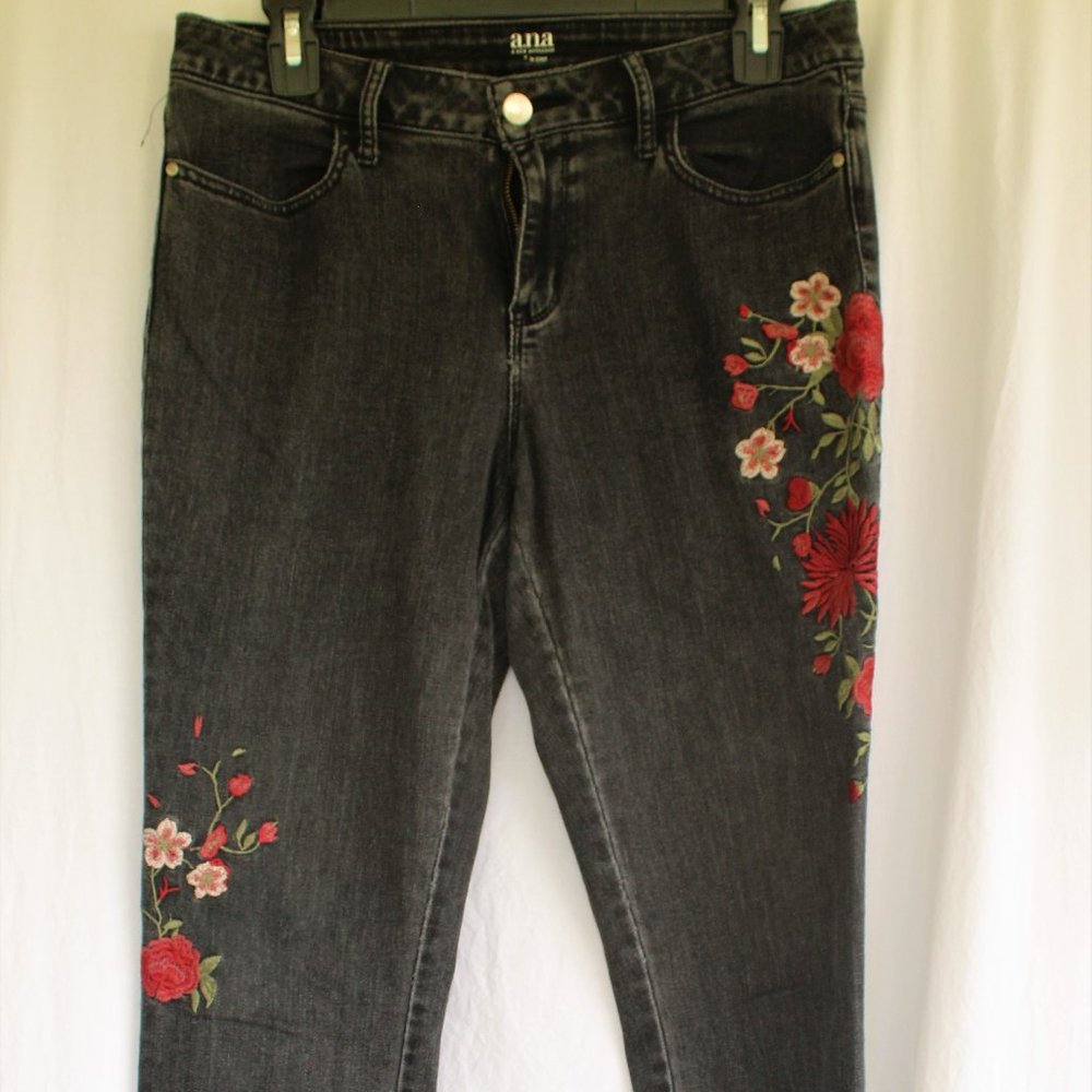 Black Skinny Jeans with Red Embrodiery